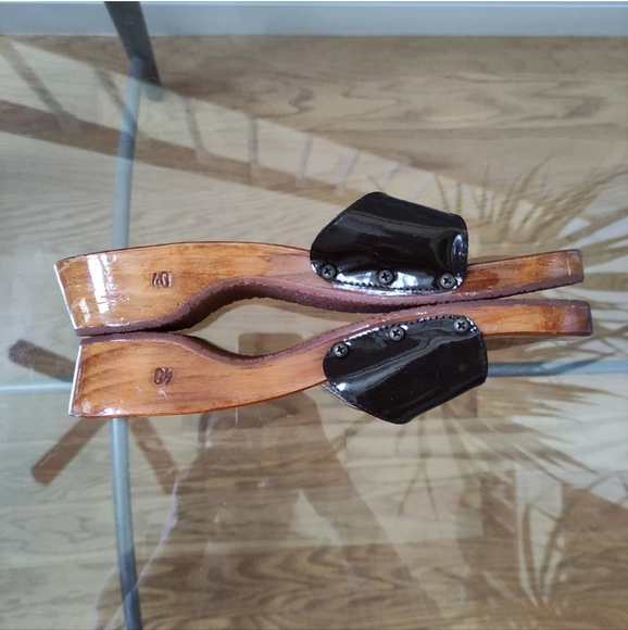 Chanel CC Logo 40/8.5 Parent Leather Buckled Slide Sandals 40/8.5 Dark Brown - Picture 5 of 15